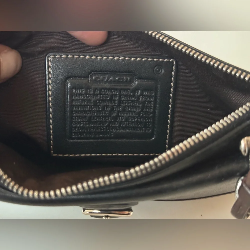 Vintage Coach 90s Y2K Black Leather Buckle Flap Women’s Wristlet Wallet